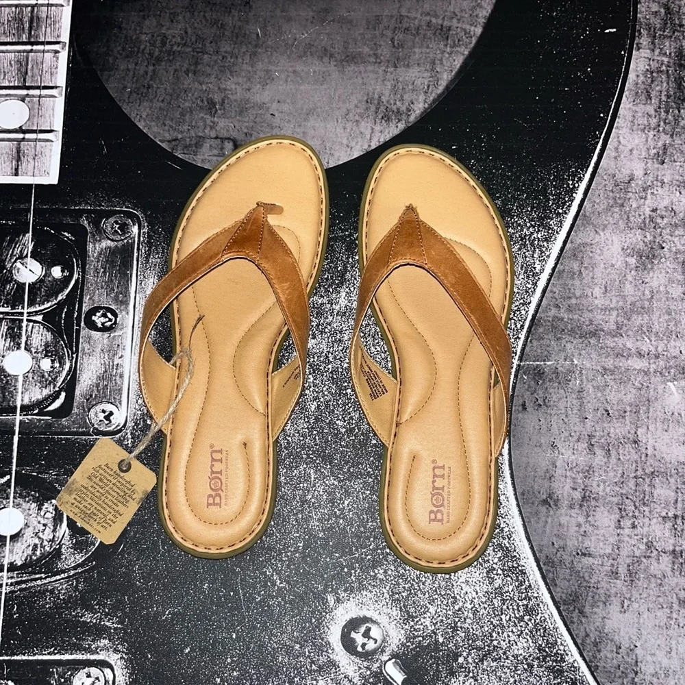 NWT Born Sandals - Picture 5 of 7